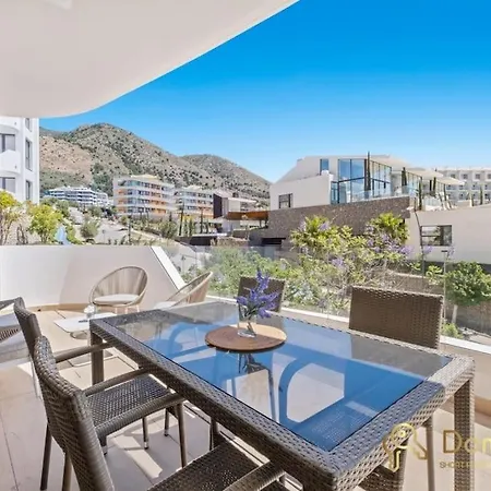 Apartment Luxury Flat In Higueron West *
